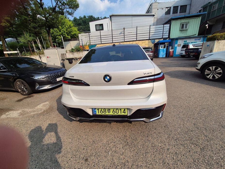 BMW 7-Series 740i xDrive M Sport, 2024