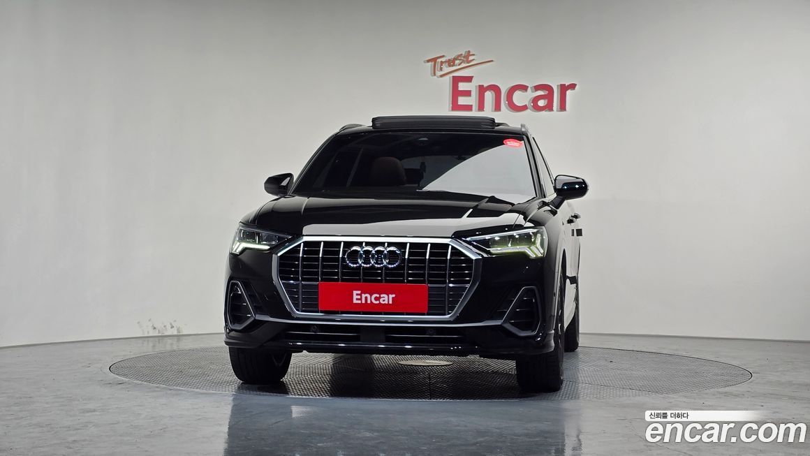 Audi Q3 35 TDI Premium, 2022