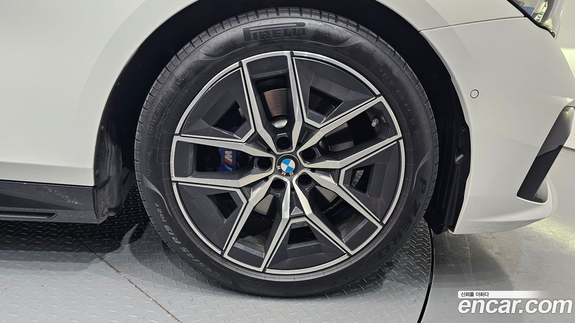 BMW 5-Series 523d M Sport, 2025