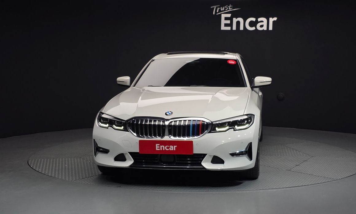 BMW 3-Series 320d Luxury, 2022