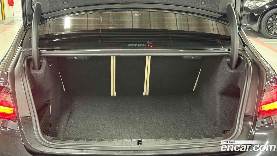 BMW 3-Series 320i M Sport, 2024