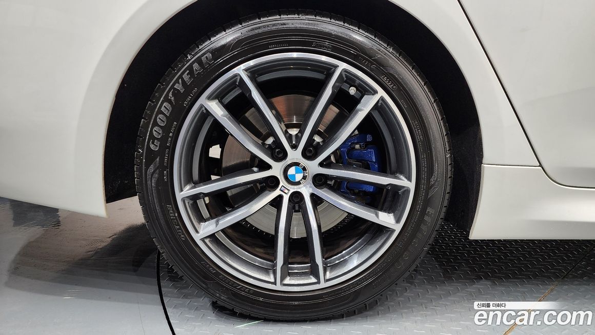 BMW 5-Series 520i M Sport, 2023