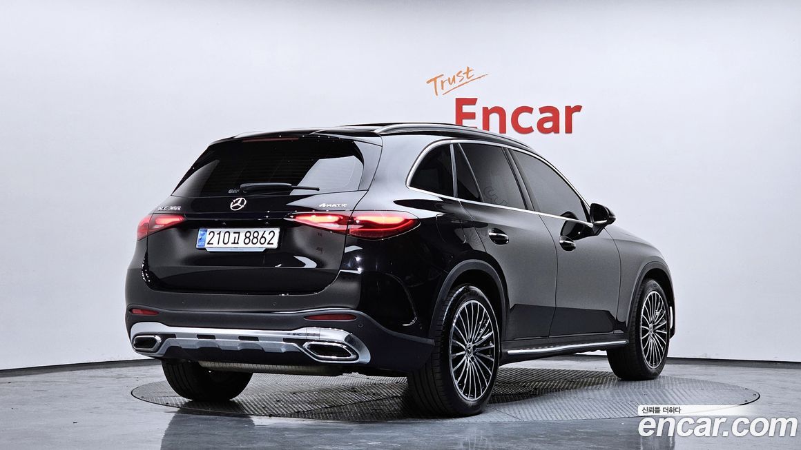 Mercedes-Benz GLC-Class GLC300 4MATIC AMG Line, 2023