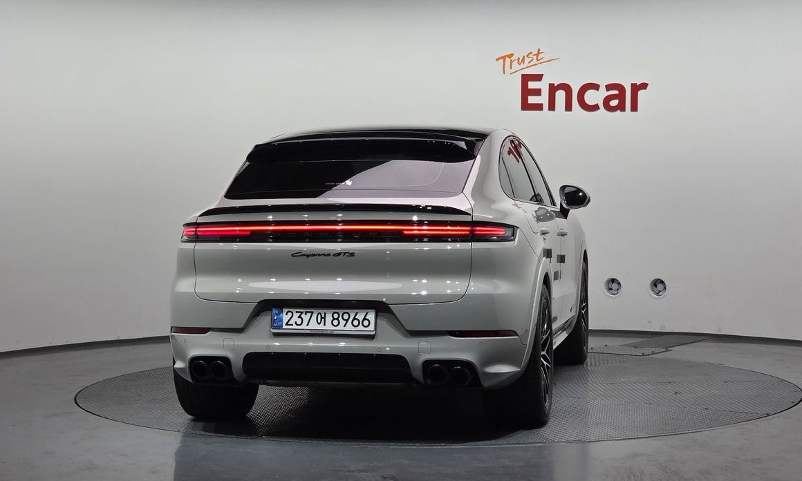 Porsche Cayenne 4.0 GTS Coupe, 2025