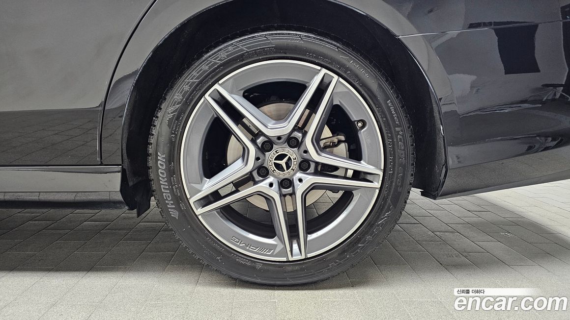 Mercedes-Benz E-Class E250 AMG Line, 2023