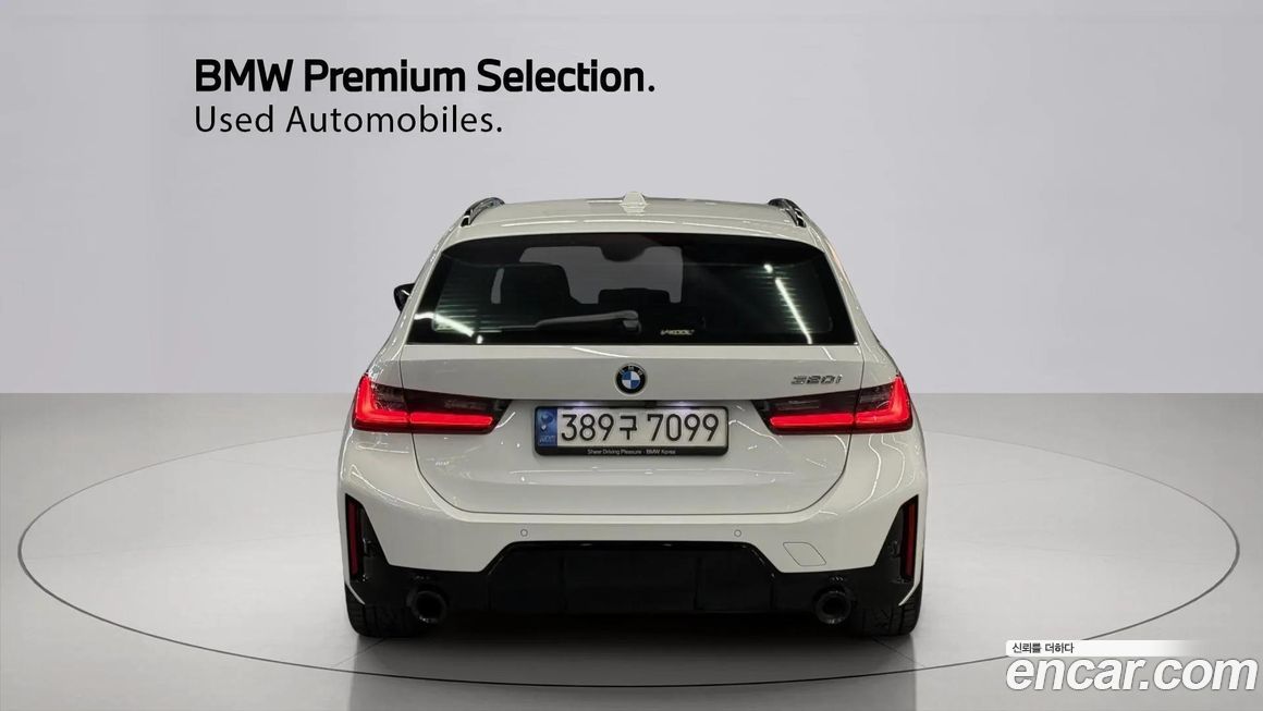 BMW 3-Series 320i Touring M Sports, 2023