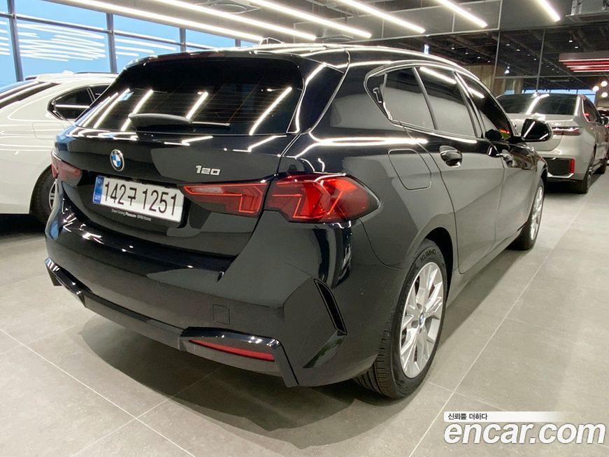 BMW 1-Series 120, 2025