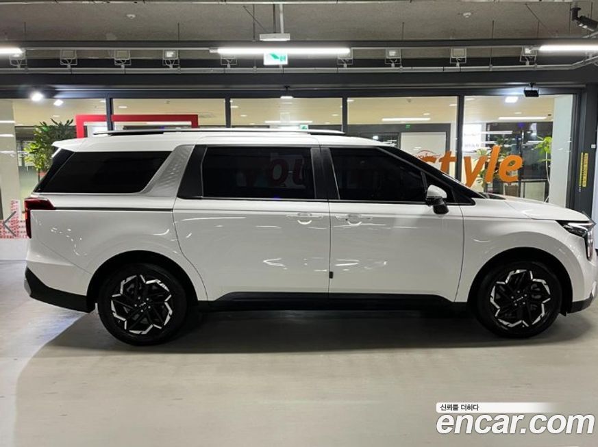 Kia Carnival 9-Seater Prestige, 2025