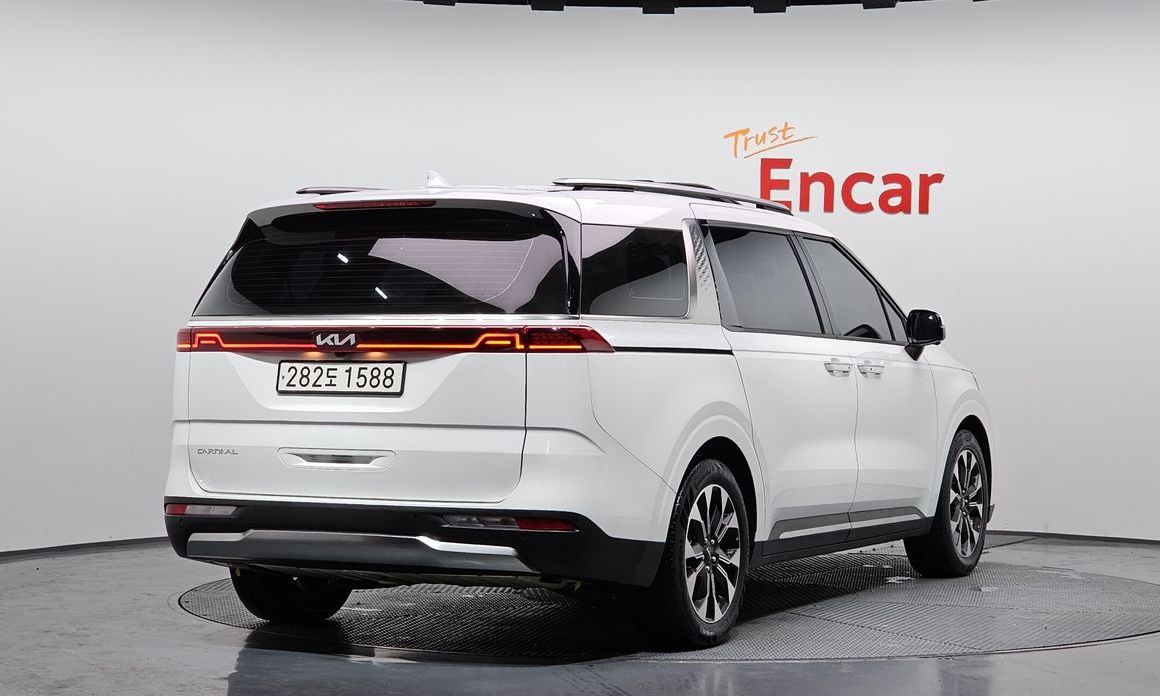 Kia Carnival 9-Seater Signature, 2023