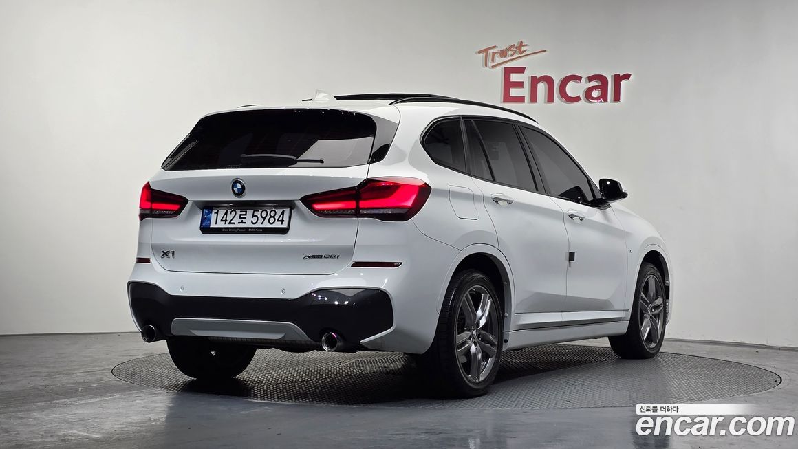 BMW X1 xDrive 20i M Sport, 2022