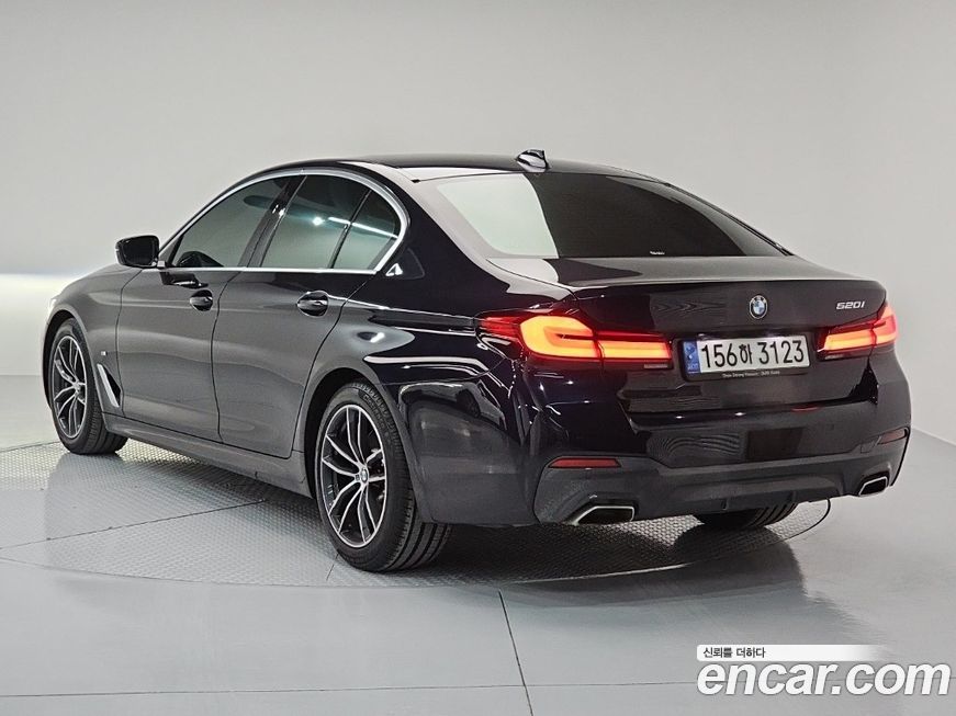 BMW 5-Series 520i M Sport, 2022