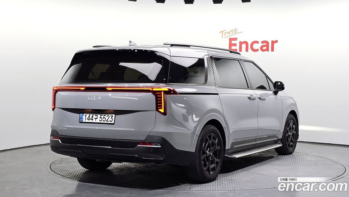 Kia Carnival 9-Seater Gravity, 2024