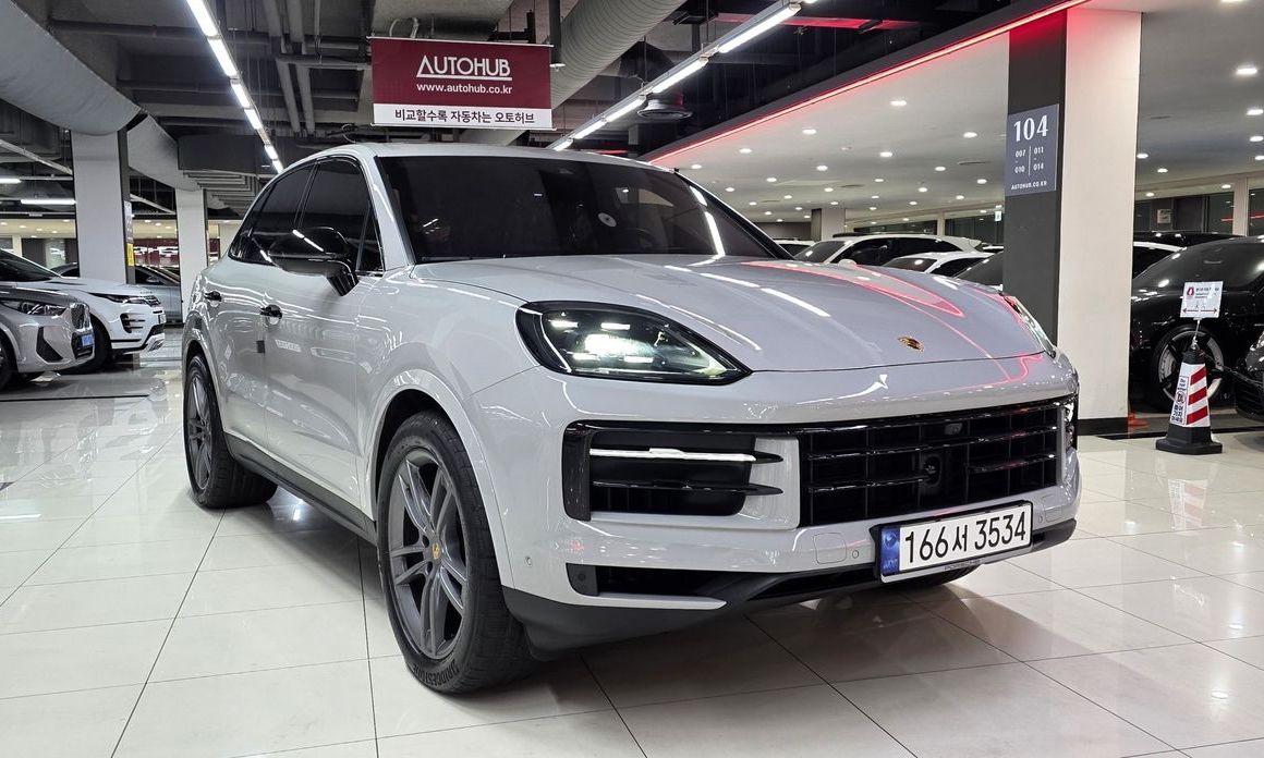 Porsche Cayenne 3.0, 2024