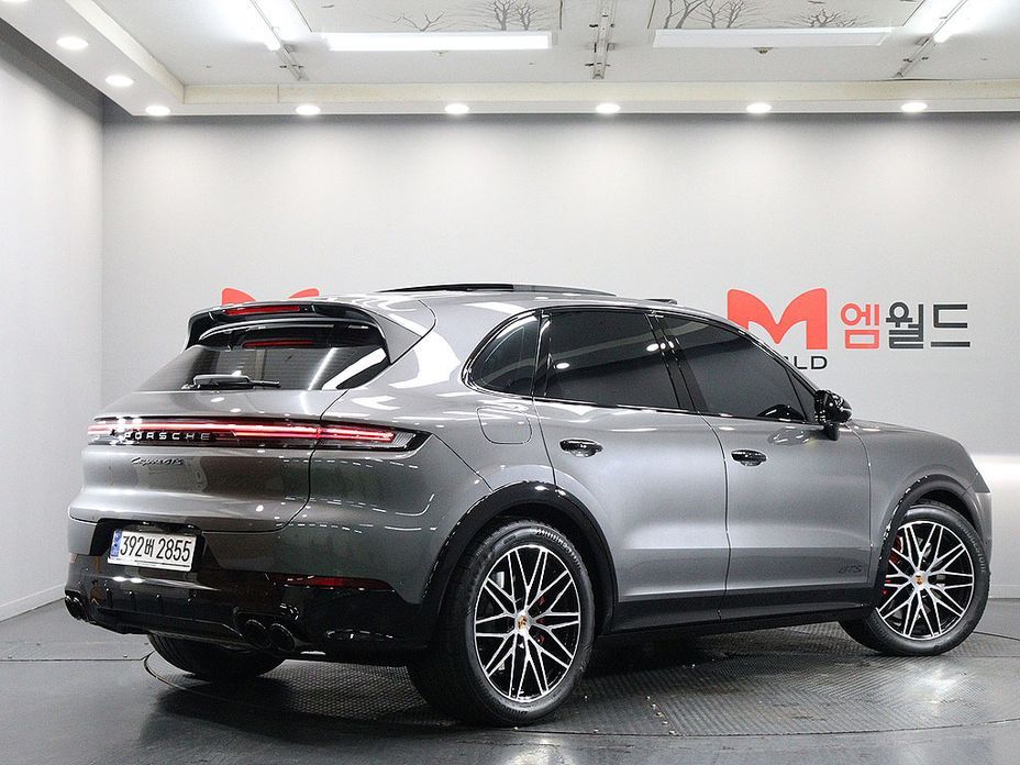 Porsche Cayenne 4.0 GTS, 2025