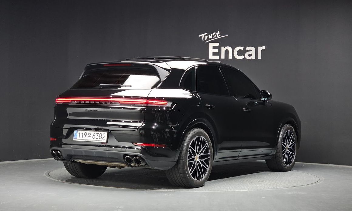 Porsche Cayenne 3.0, 2024