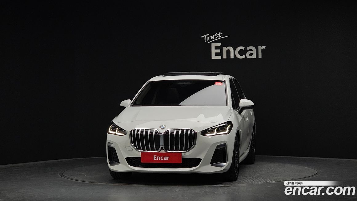 BMW 2-Series 220i M Sport Design, 2025