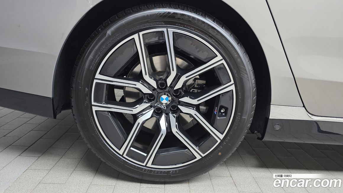 BMW 7-Series 740d xDrive M Sport, 2025