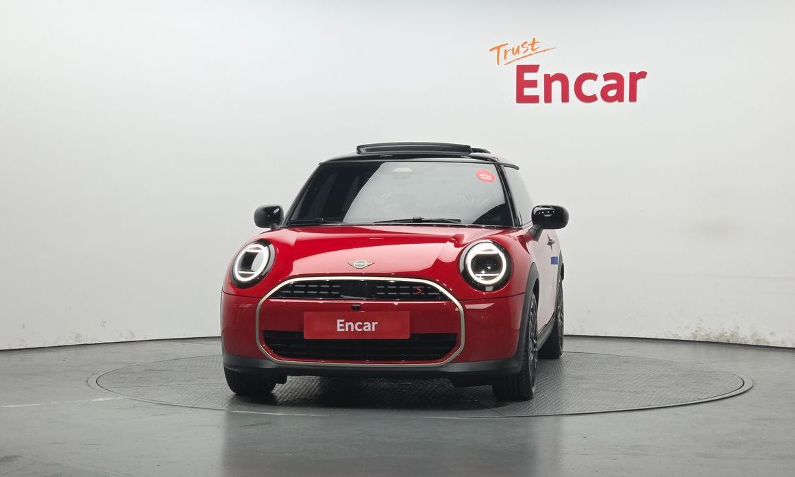 Mini Cooper Favoured, 2025