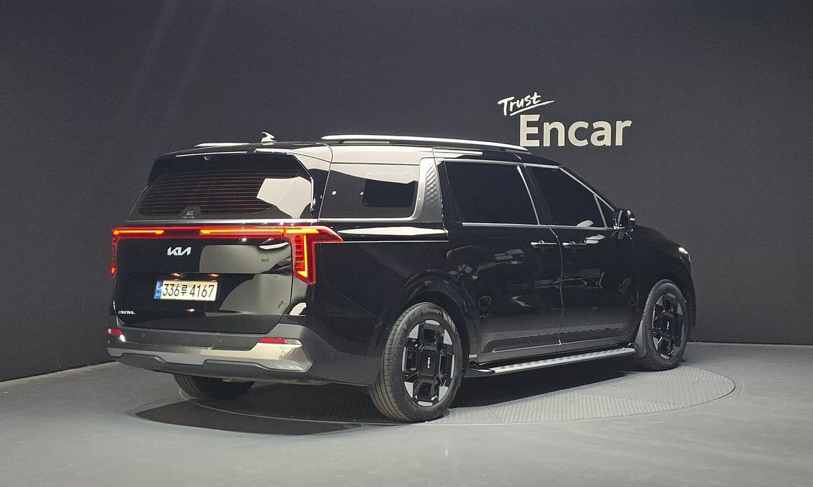 Kia Carnival 7-Seater Signature, 2024