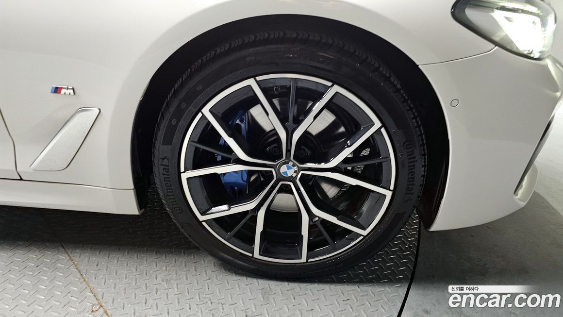 BMW 5-Series 530i xDrive M Sport Package, 2022