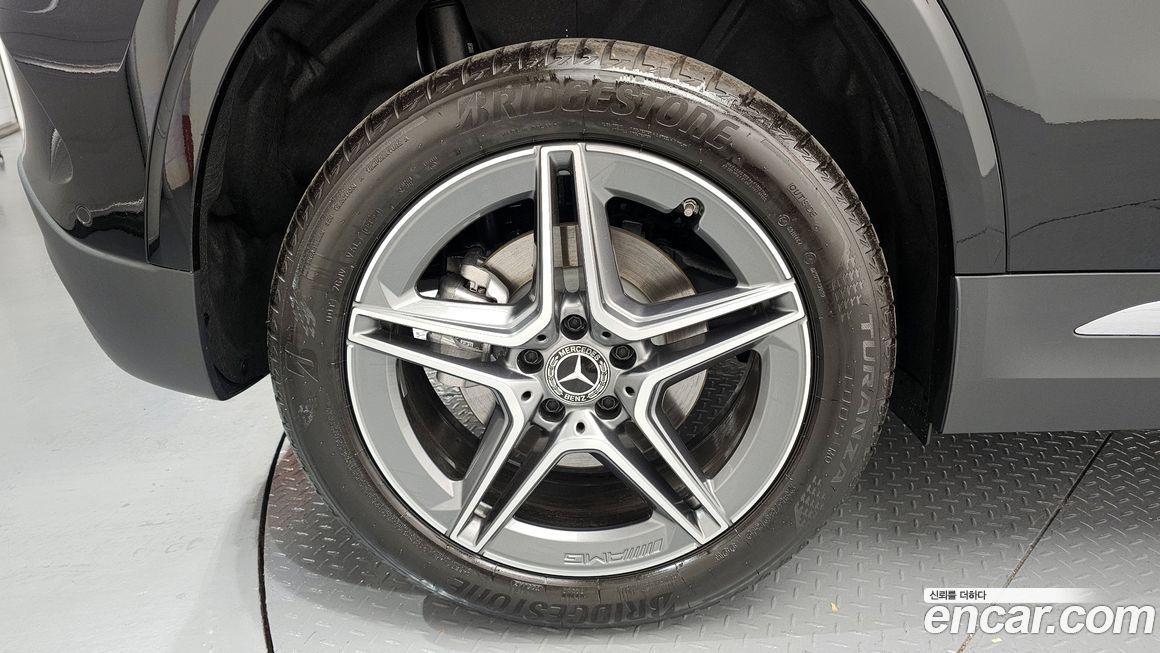 Mercedes-Benz GLA-Class GLA250 4MATIC, 2025