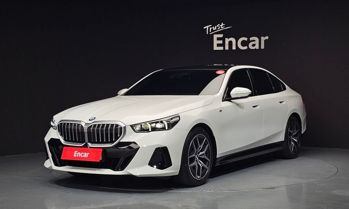 BMW 5-Series 520i M Sport, 2025