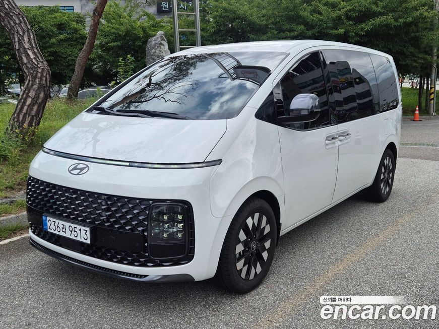 Hyundai Staria Lounge 9-Seater, 2025
