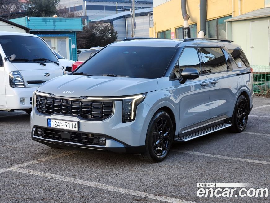 Kia Carnival 9-Seater Gravity, 2024