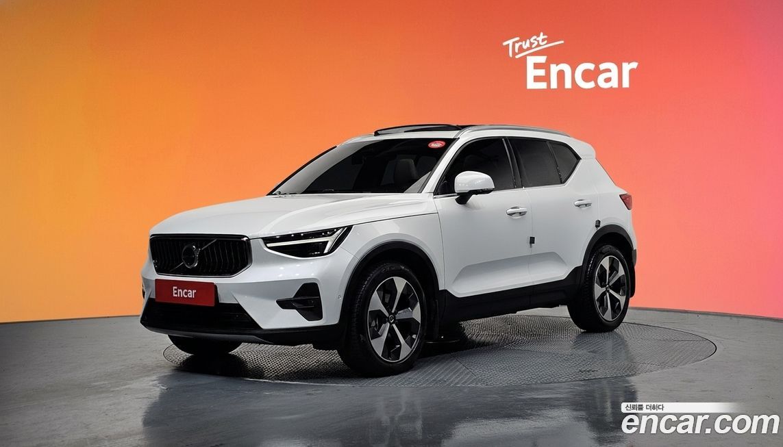 Volvo XC40 B4 Ultimate Bright, 2024