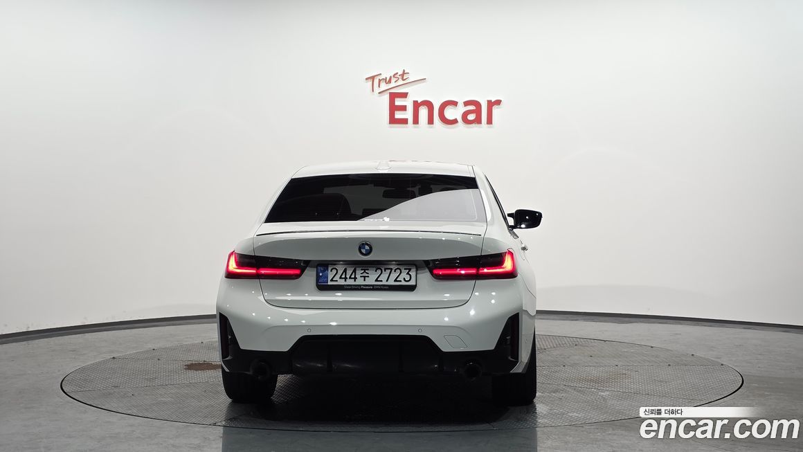 BMW 3-Series 320i M Sport, 2024