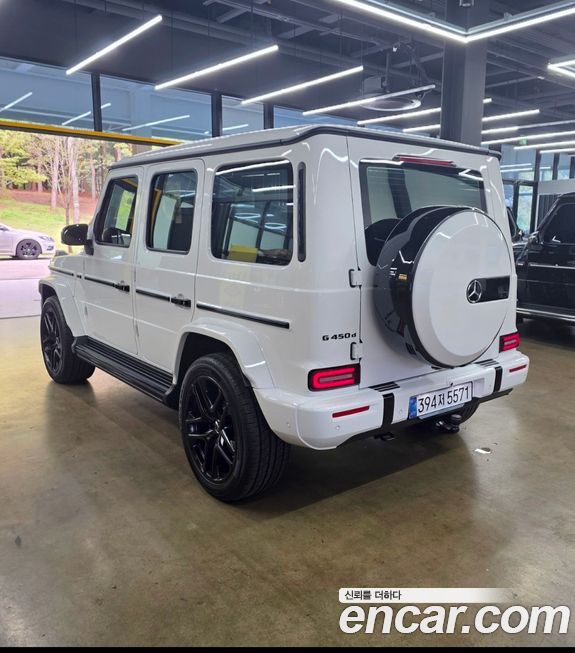 Mercedes-Benz G-Class G450d, 2025