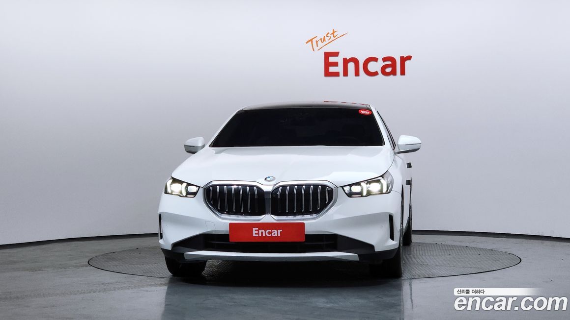 BMW 5-Series 520i, 2024