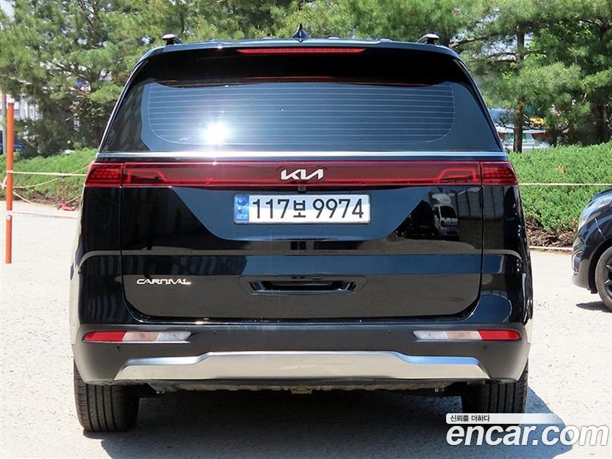 Kia Carnival 9-Seater Signature, 2023