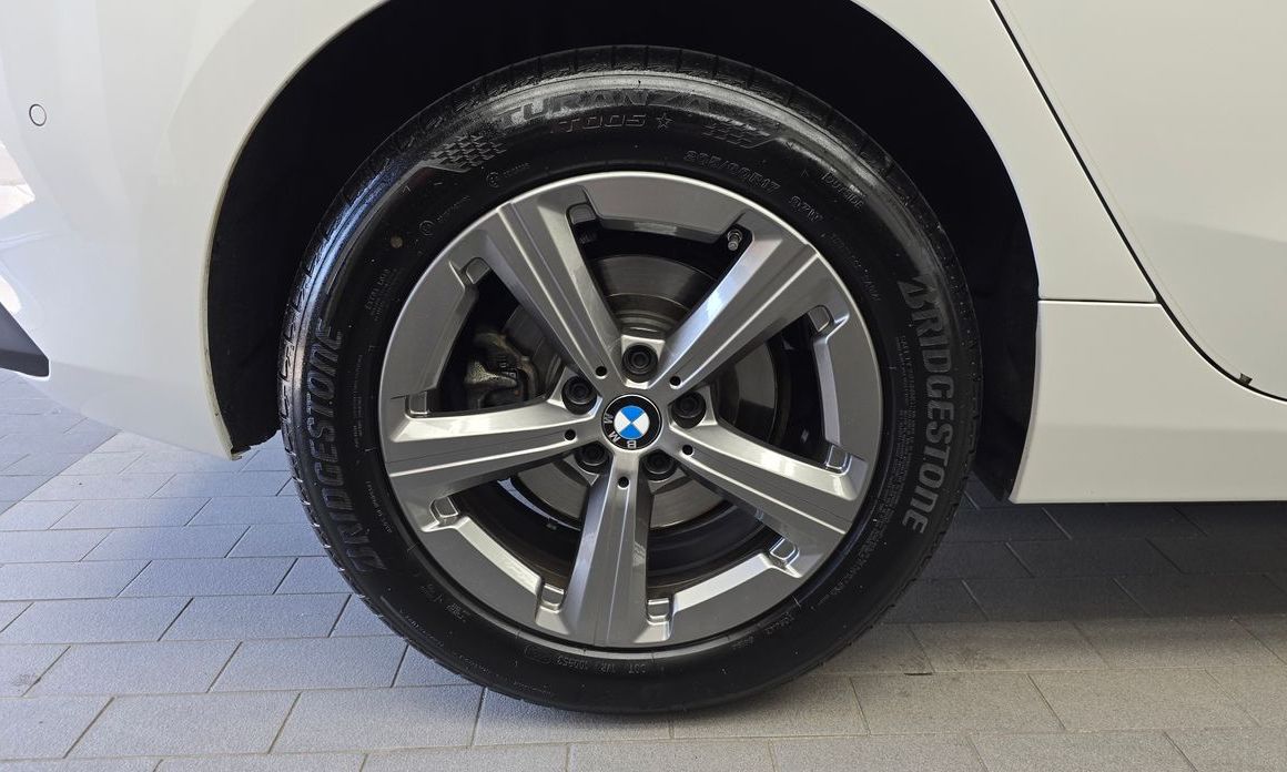 BMW 2-Series 218d Advantage, 2025