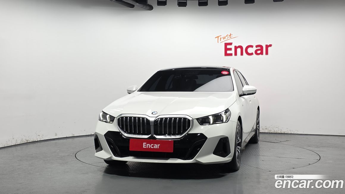 BMW 5-Series 520i M Sport, 2025