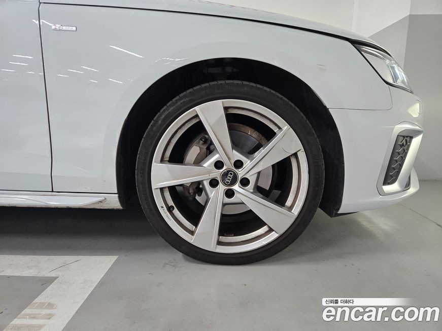 Audi A4 40 TDI Quattro Premium, 2022