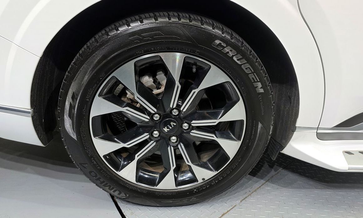 Kia Carnival 7-Seater Hi-Limousine, 2021