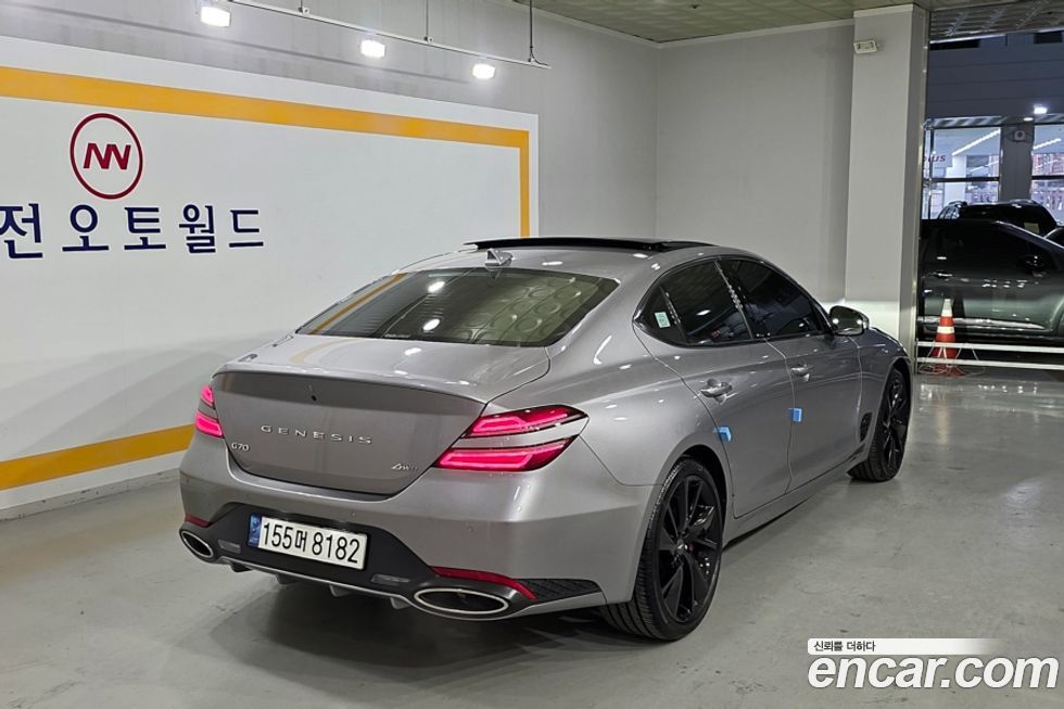 Genesis G70 Gasoline 2.0T 4WD, 2022