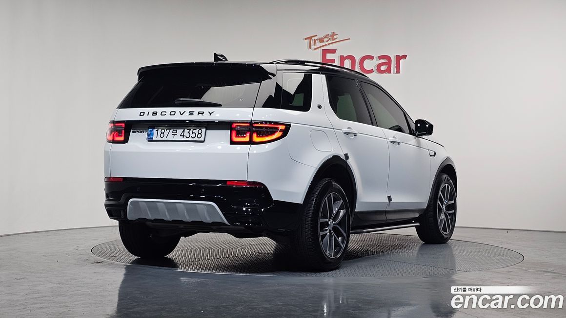 Land Rover Discovery Sport P250 Dynamic SE, 2024