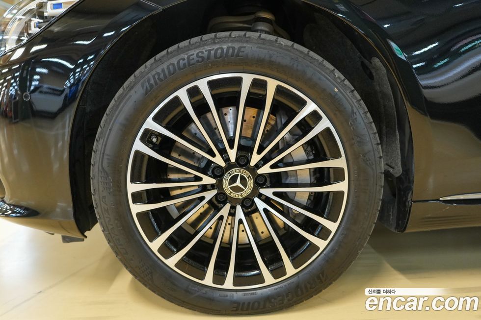 Mercedes-Benz S-Class S350 d 4MATIC, 2025