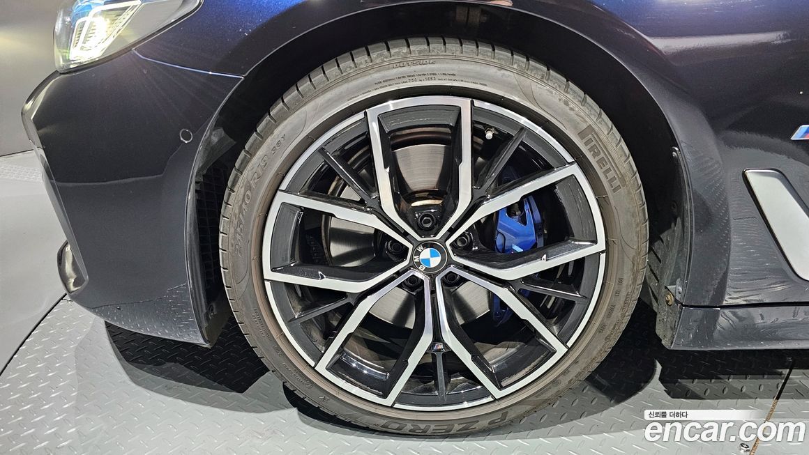 BMW 5-Series 530i M Sport Package, 2023