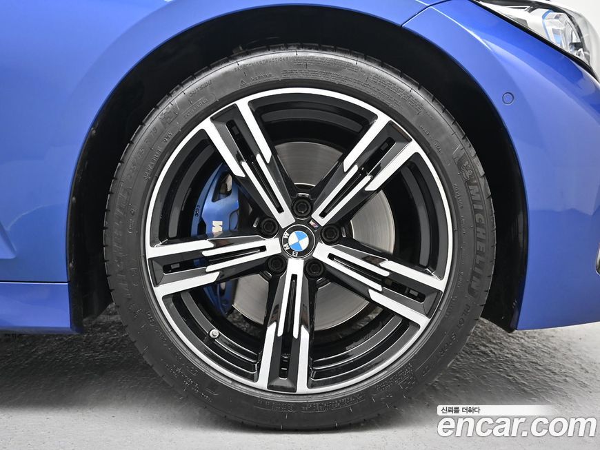 BMW 3-Series 320i M Sport, 2023