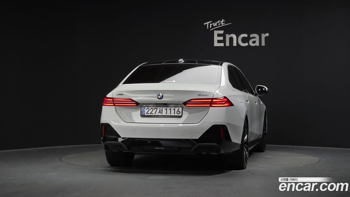 BMW 5-Series 530i xDrive M Sport, 2025