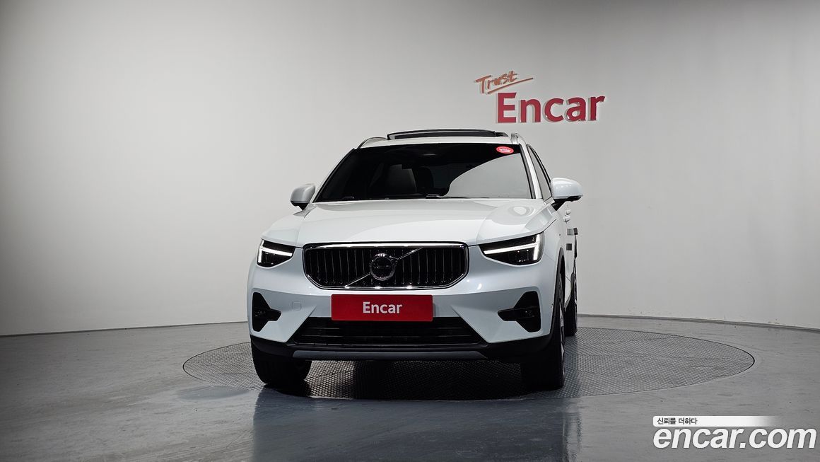 Volvo XC40 B4 Ultimate Bright, 2024