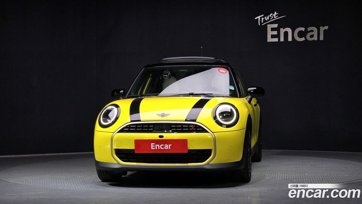 Mini Cooper 5 Door Favoured, 2025