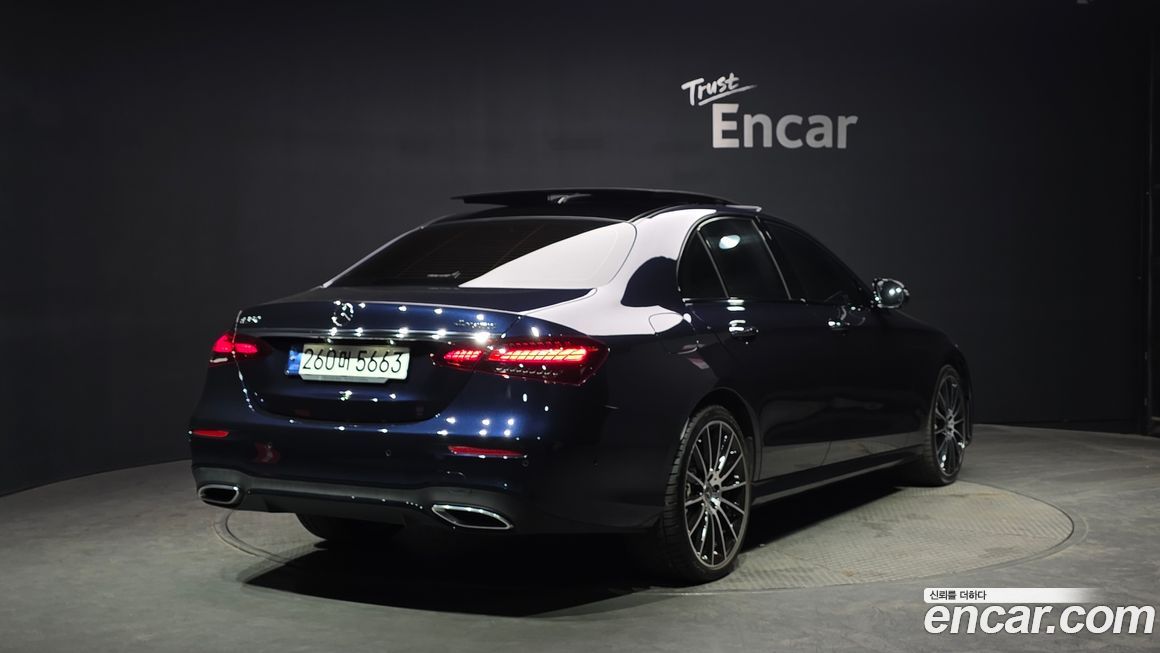 Mercedes-Benz E-Class E350 4MATIC AMG Line, 2023