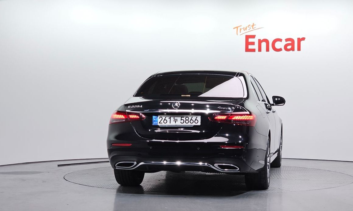 Mercedes-Benz E-Class E220d 4MATIC AMG Line, 2022