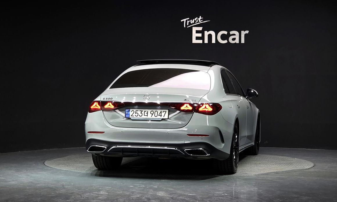 Mercedes-Benz E-Class E300 4MATIC AMG Line Premiere Special, 2024