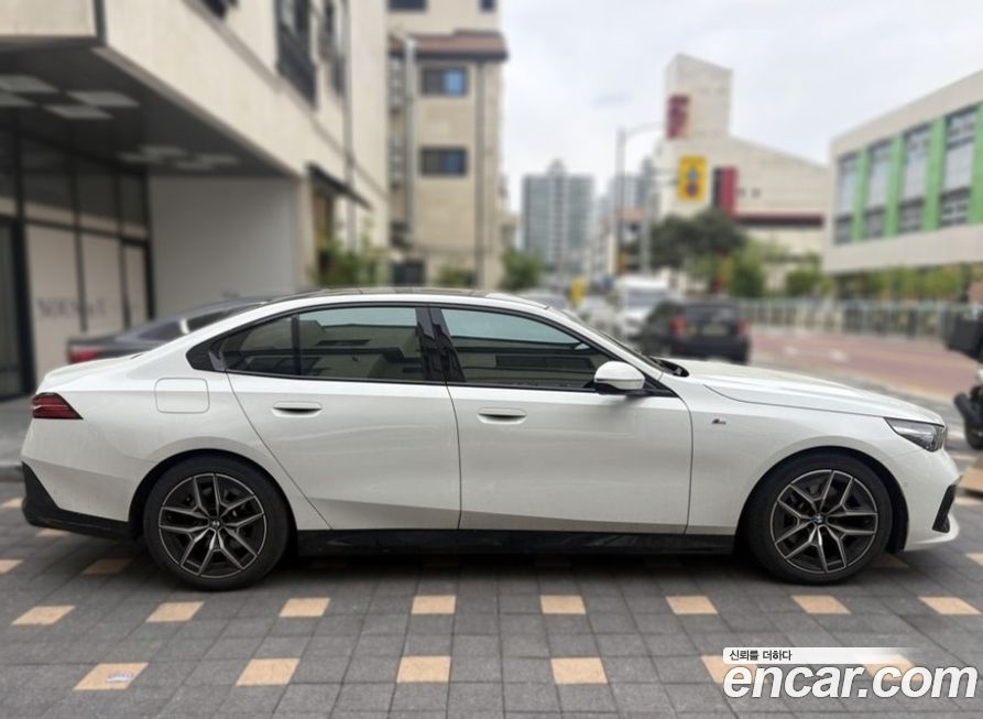 BMW 5-Series 520i M Sport, 2024