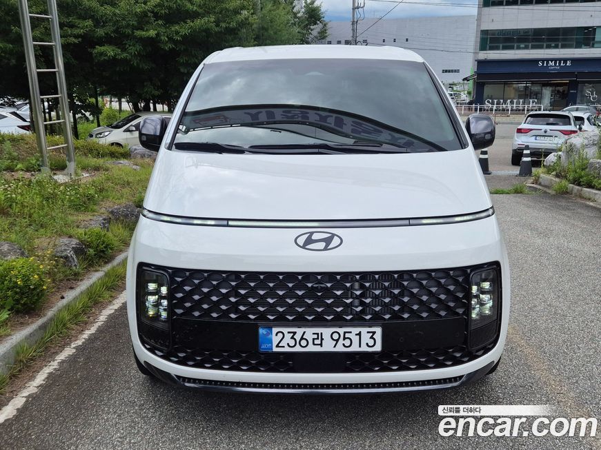 Hyundai Staria Lounge 9-Seater, 2025